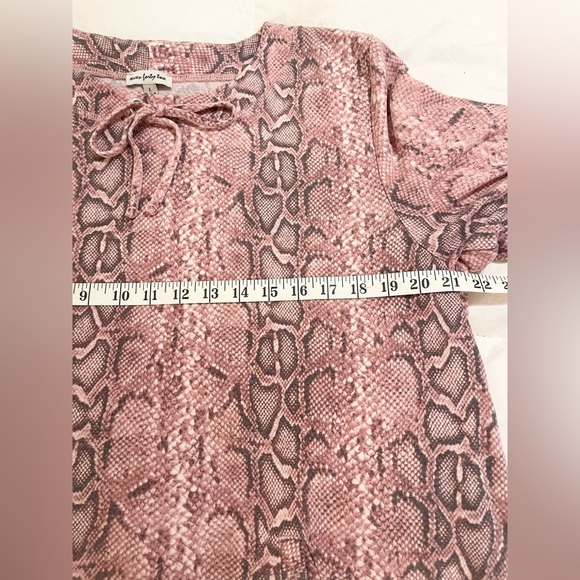 Seven Forty Two Women’s Pink Snake Print Blouse too | Size L - Picture 10 of 12